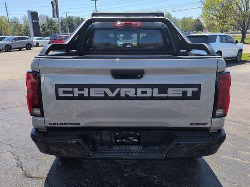 Sand Dune Metallic 2023 Chevrolet Colorado ZR2