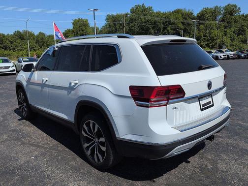 Pure White 2019 Volkswagen Atlas 3.6L SEL Premium