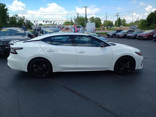 2023 Nissan Maxima SR Xtronic CVT