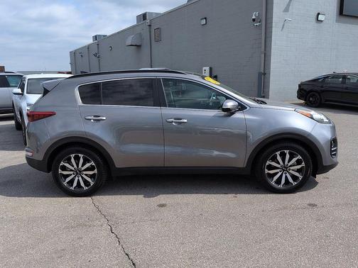 Mineral Silver 2019 Kia Sportage EX