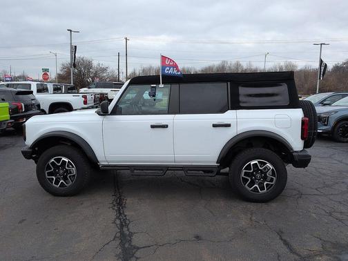 Oxford White 2024 Ford Bronco Black Diamond