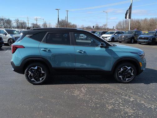 Pluton Blue/Black Roof 2026 Kia Seltos S