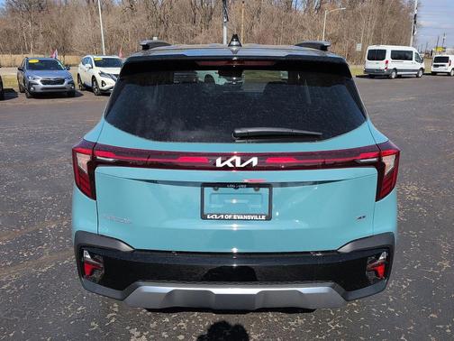 Pluton Blue/Black Roof 2026 Kia Seltos S