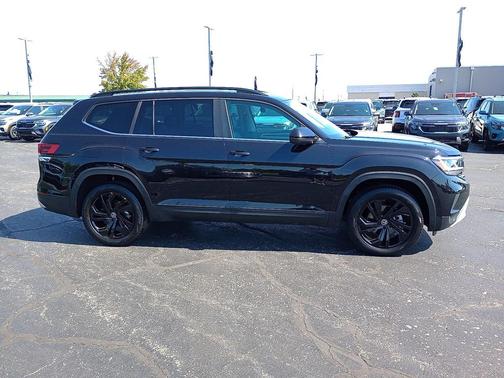 2023 Volkswagen Atlas 3.6L SE w/Technology