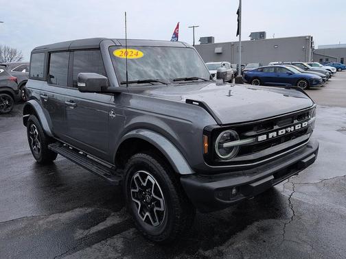 2024 Ford Bronco Outer Banks