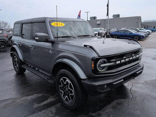 2024 Ford Bronco Outer Banks