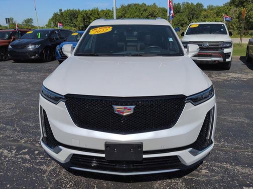 Crystal White Tricoat 2022 Cadillac XT6 Premium Luxury AWD