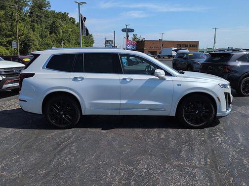 Crystal White Tricoat 2022 Cadillac XT6 Premium Luxury AWD