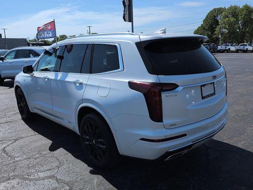 Crystal White Tricoat 2022 Cadillac XT6 Premium Luxury AWD