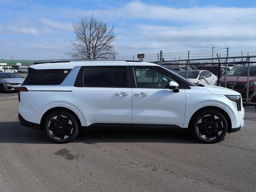 Snow White Pearl 2026 Kia Carnival EX