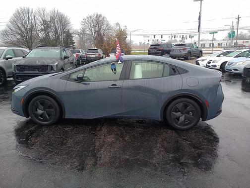 2024 Toyota Prius LE