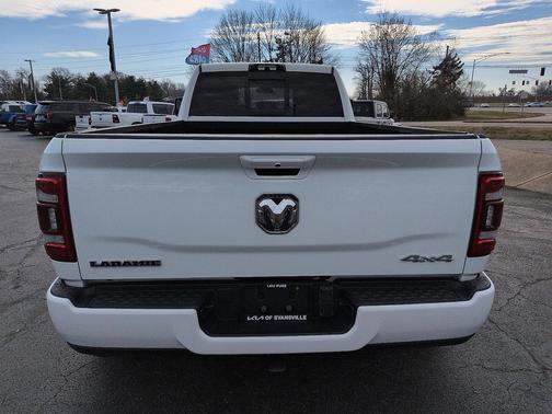 2024 RAM 3500 Laramie Crew Cab 4x4 8' Box