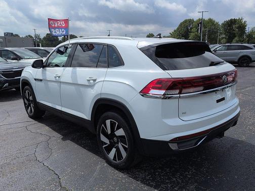 Opal White Pearl 2024 Volkswagen Atlas Cross Sport 2.0T SE w/Technology 4MOTION