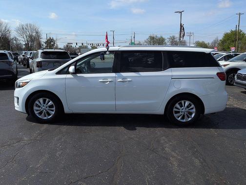 Clear White 2016 Kia Sedona LX