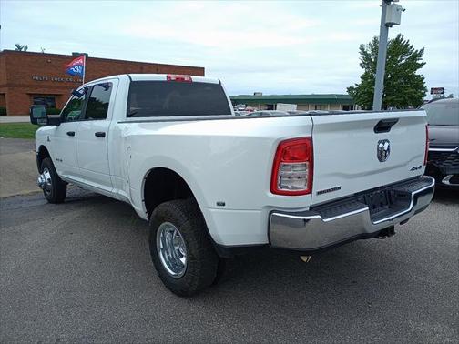 2024 RAM 3500 Big Horn Crew Cab 4x4 8' Box