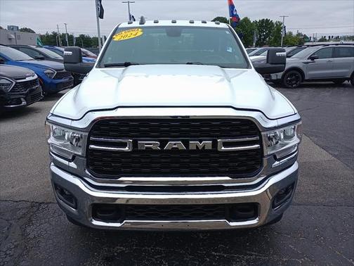 2024 RAM 3500 Big Horn Crew Cab 4x4 8' Box