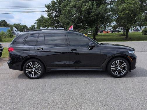 Black Sapphire Metallic 2019 BMW X7 xDrive50i