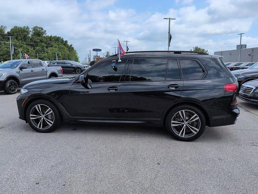 Black Sapphire Metallic 2019 BMW X7 xDrive50i