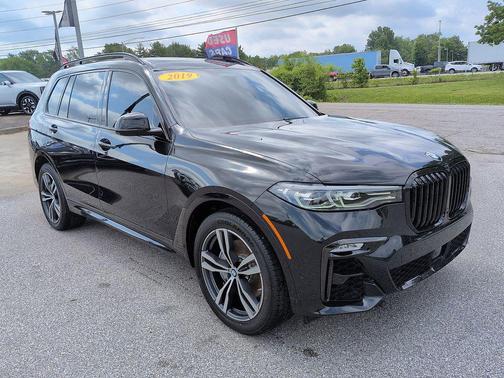 Black Sapphire Metallic 2019 BMW X7 xDrive50i