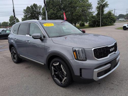 Everlasting Silver 2023 Kia Telluride EX