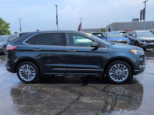 Atlas Blue Metallic 2022 Ford Edge Titanium