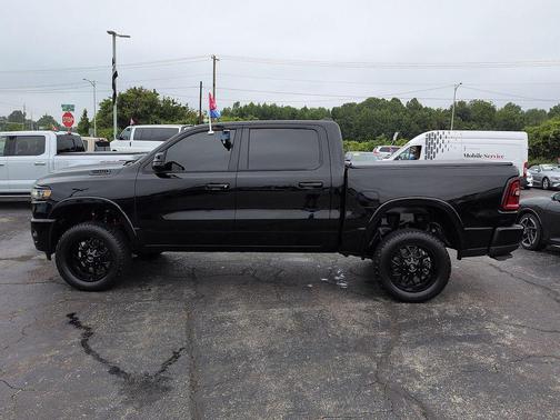 Diamond Black Crystal Pearlcoat 2026 RAM 1500 Big Horn/Lone Star
