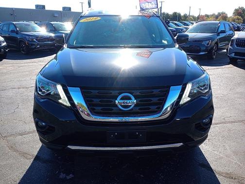 2019 Nissan Pathfinder SL