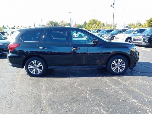 2019 Nissan Pathfinder SL