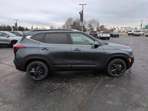 Gravity Gray 2026 Kia Seltos EX