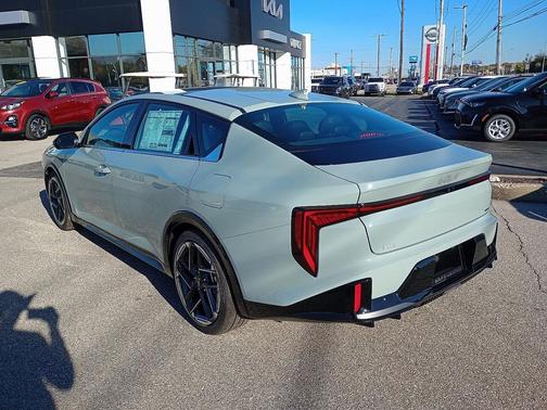 2025 Kia K4 GT-Line