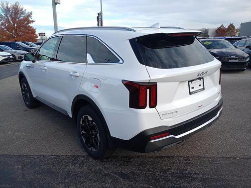 Glacial White Pearl 2026 Kia Sorento S