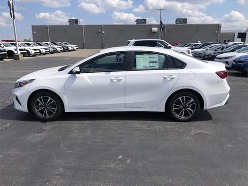 Snow White Pearl 2023 Kia Forte LXS