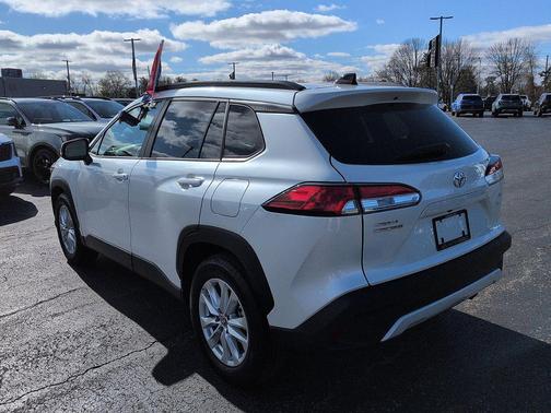 2025 Toyota Corolla Cross LE