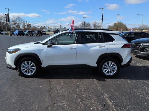 2025 Toyota Corolla Cross LE