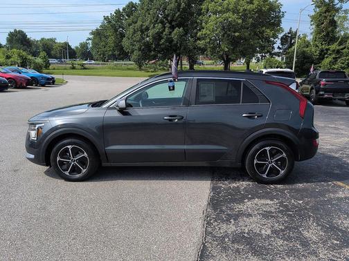 Interstellar Gray 2025 Kia Niro LX