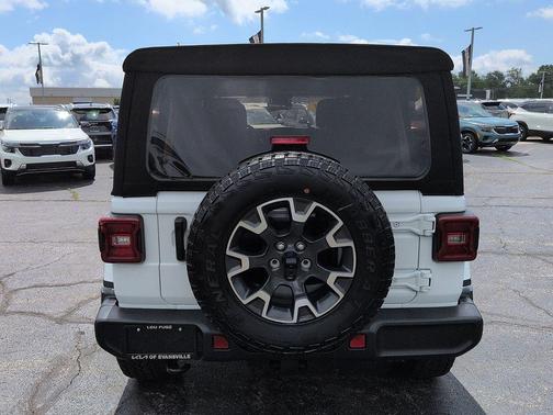Bright White Clearcoat 2024 Jeep Wrangler 4-Door Sahara 4x4