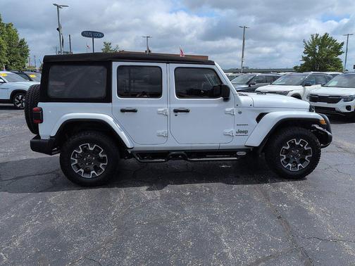 Bright White Clearcoat 2024 Jeep Wrangler 4-Door Sahara 4x4