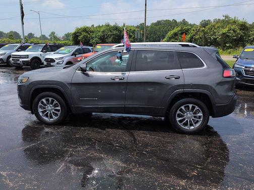Granite Crystal Metallic Clearcoat 2019 Jeep Cherokee Latitude Plus