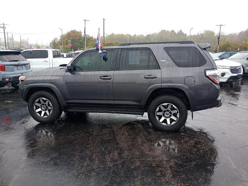 2022 Toyota 4Runner TRD Off Road