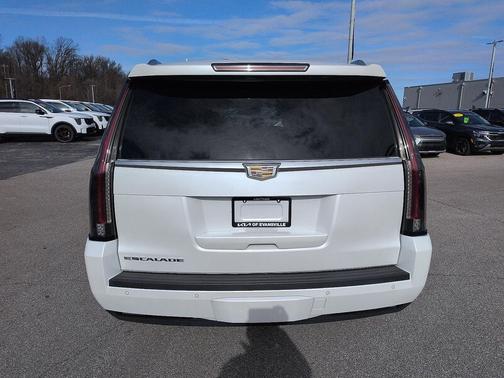 2016 Cadillac Escalade Luxury