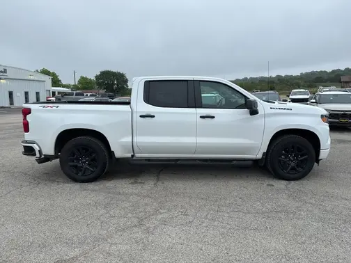 Summit White 2026 Chevrolet Silverado 1500 Custom