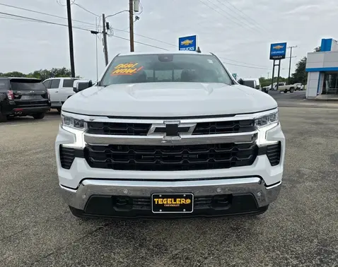 Summit White 2025 Chevrolet Silverado 1500 Custom