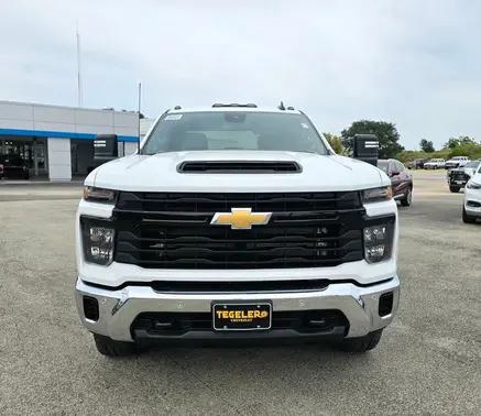 Summit White 2026 Chevrolet Silverado 3500 WT