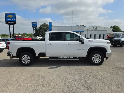 Summit White 2024 Chevrolet Silverado 2500 LT