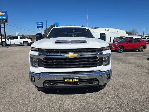 Summit White 2026 Chevrolet Silverado 2500 LT