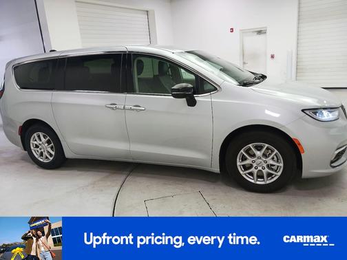 Silver 2024 Chrysler Pacifica Touring L
