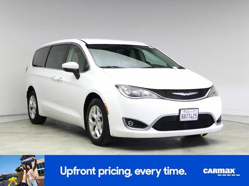 2017 Chrysler Pacifica Touring Plus