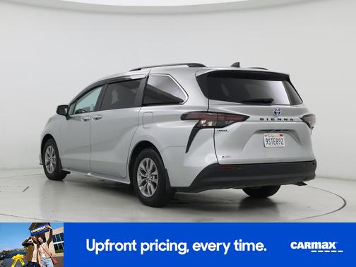 2025 Toyota Sienna XLE