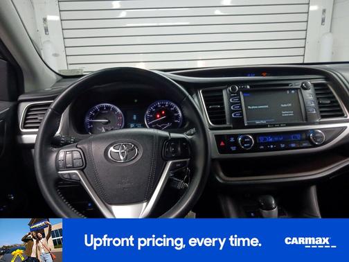 Black 2016 Toyota Highlander LE