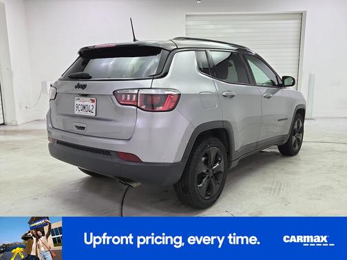 Gray 2019 Jeep Compass Altitude